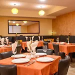 Parklands & Pool Hotel
