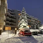 Parklands & Pool Hotel