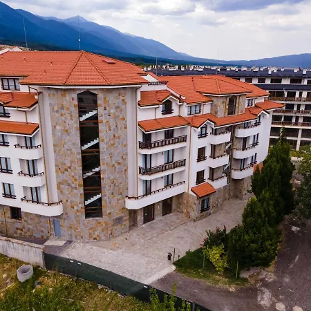 Parklands & Pool Хотел