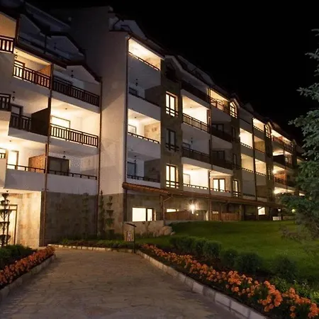 Parklands & Pool Хотел