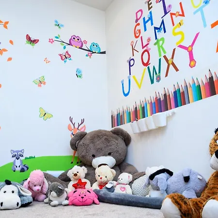 Parklands & Pool Хотел Банско