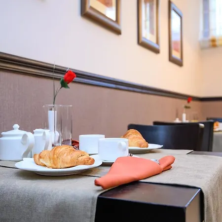 Hotel Parklands & Pool 4*