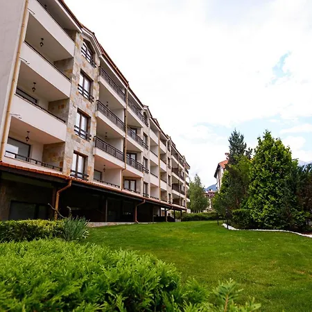 Parklands & Pool