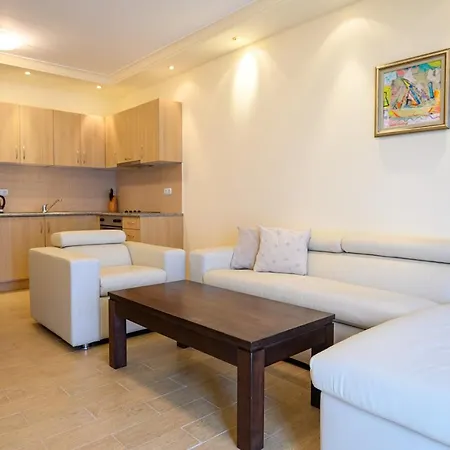 Parklands Hotel&pool