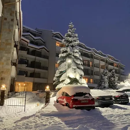 Parklands & Pool Отель