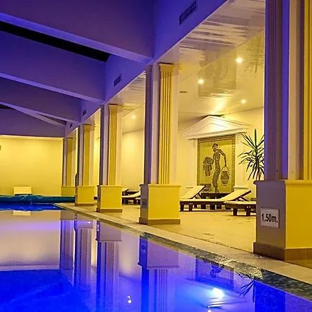 Parklands & Pool فندق بانسكو