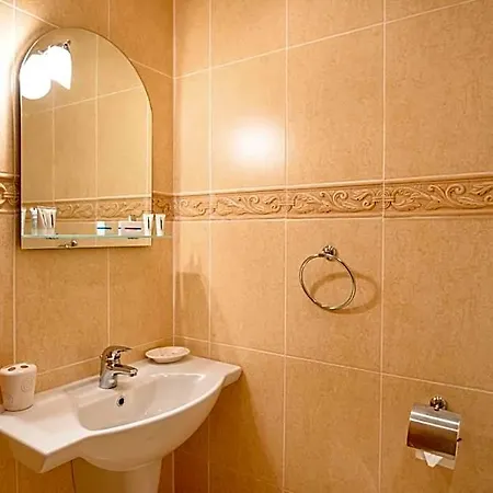 Хотел Parklands & Pool 4*