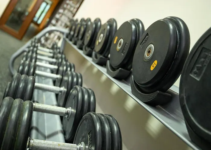 Parklands & Pool Готель 4*