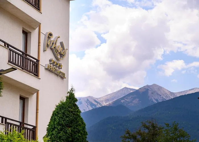 Parklands & Pool Готель