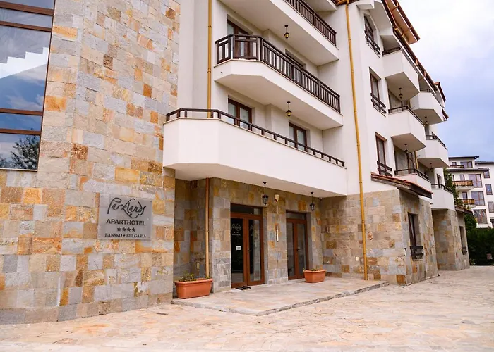 Parklands & Pool Hotel