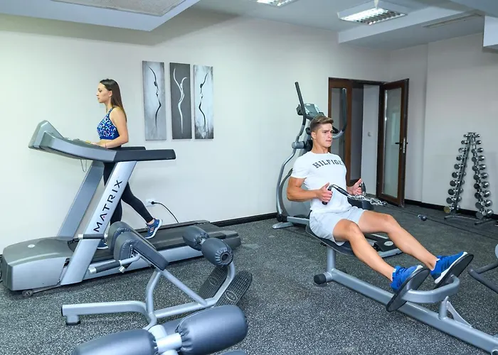 Parklands & Pool 4* Бансько