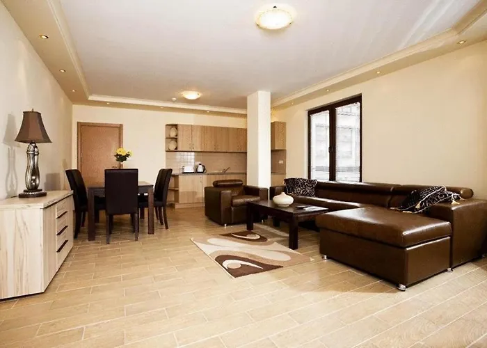 Hotel Parklands & Pool