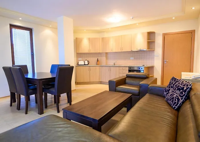 Hotel Parklands & Pool 4*