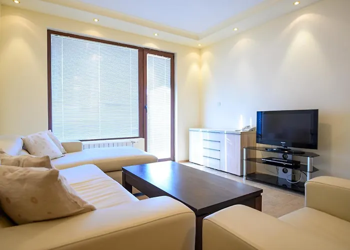 Parklands & Pool Готель 4*