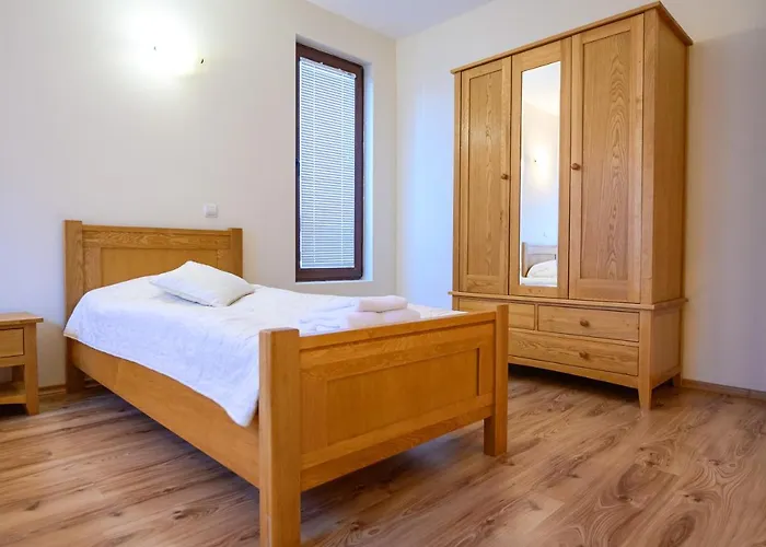 Parklands & Pool Готель 4*