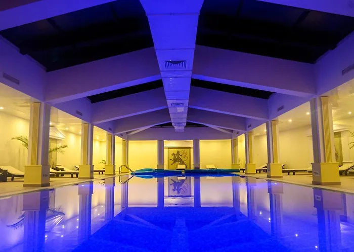 Parklands & Pool Готель Бансько