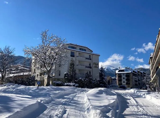 Parklands & Pool Готель 4*