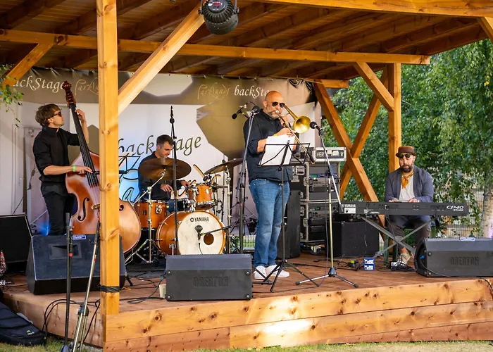 Готель Parklands & Pool 4*