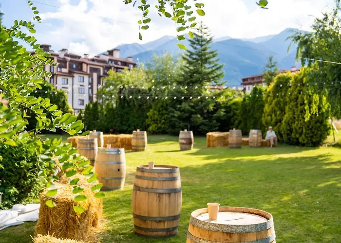 Parklands & Pool Hotel